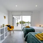 Adao Lobo Holiday home *