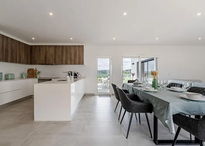 Adao Lobo Дом отдыха *