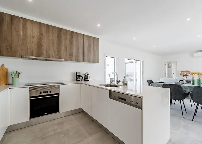 Adao Lobo Дом отдыха