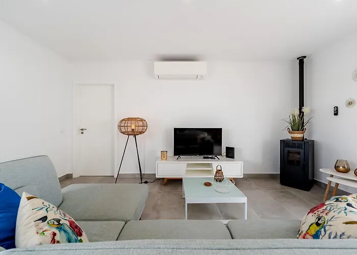 Adao Lobo Дом отдыха